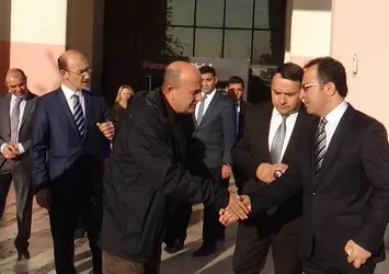 Zekai Aksakallı yaralı askerleri ziyaret etti