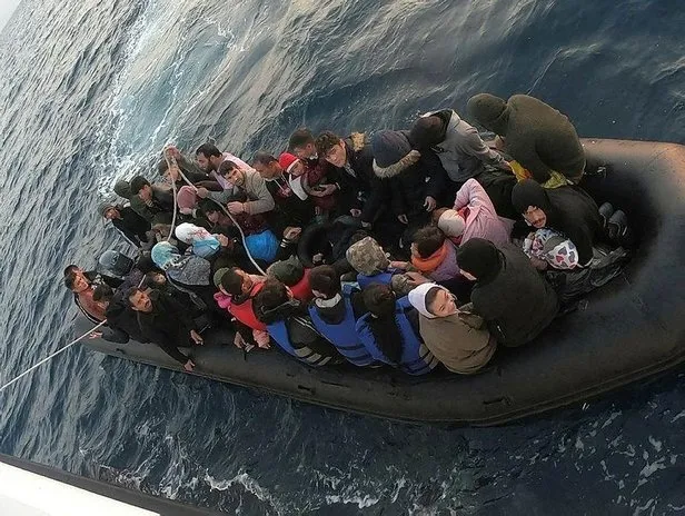 Çanakkale Ayvacık'ta 46'sı çocuk 83 kaçak göçmen yakalandı - 1