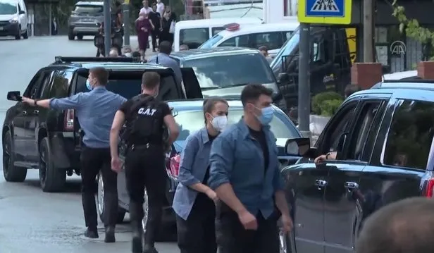 Son dakika: Başkan Erdoğan Üsküdar’da vatandaşlarla sohbet etti çocuklara oyuncak dağıttı