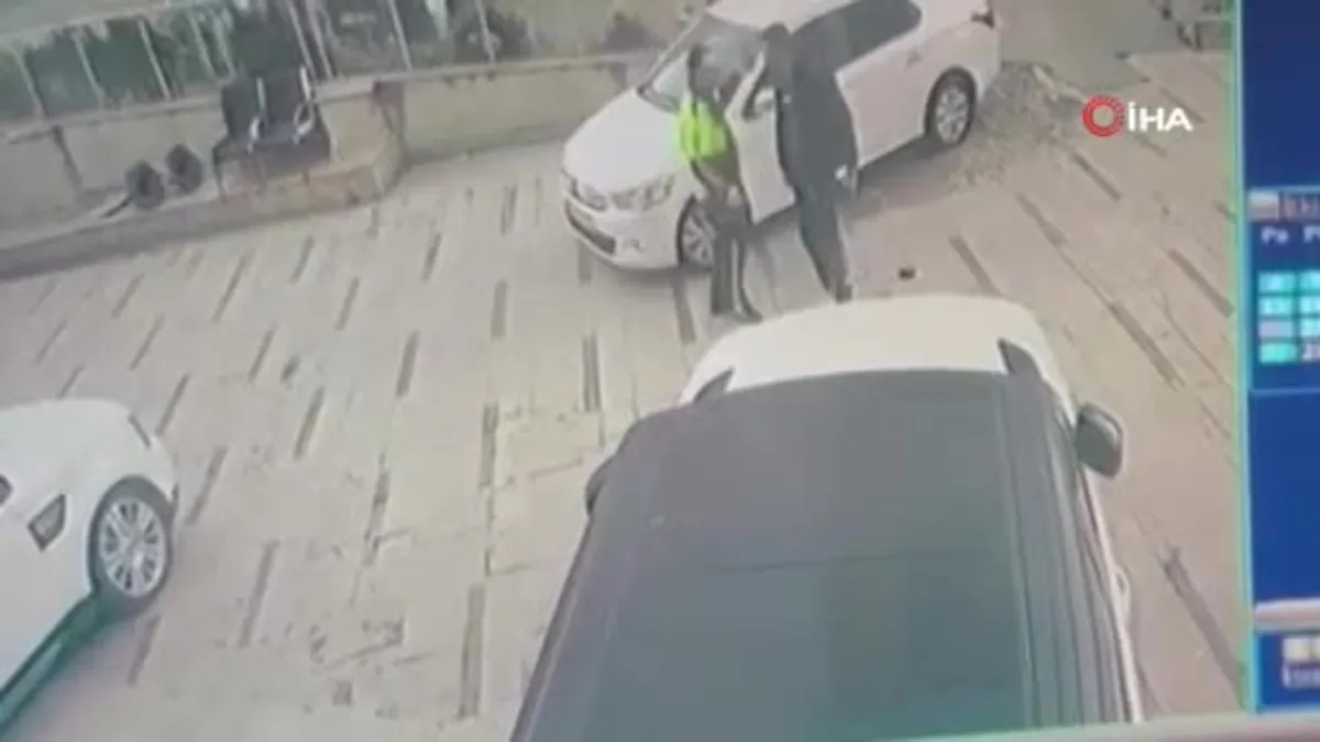 Esenyurt’ta oto fareleri iş başında