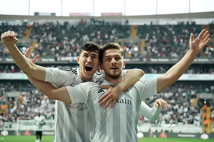 canli-anlatim-kara-kartal-3-puan-pesinde-besiktas-samsunspor-macinda-ilk-duduk-sesi-1713028410685.jpg Beşiktaş evinde ağırladığı Samsunspor ile yenişemedi! İşte maçta yaşananlar...