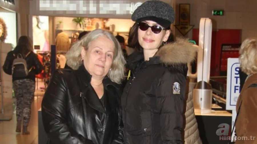 Sinem Kobal'ın annesi güzelliğiyle hayran bıraktı! Kenan İmirzalıoğlu’nun kayınvalidesi Nuray Kobal... 18