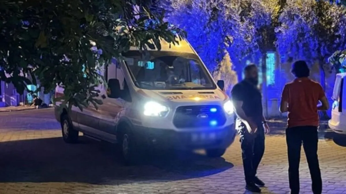 Parkta bıçaklı kavga dehşeti! Yaralılar var