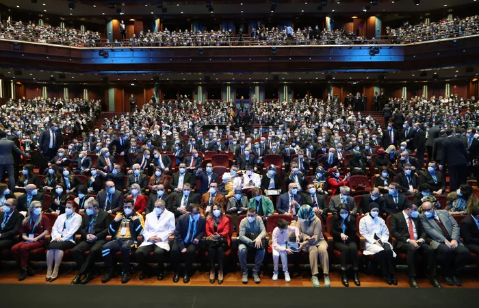 Başkan Erdoğan sağlıkçıların temel ve ek ödemelerine yapılacak zamları açıkladı! Sağlıkçıya şiddete daha ağır cezalar geliyor - 12