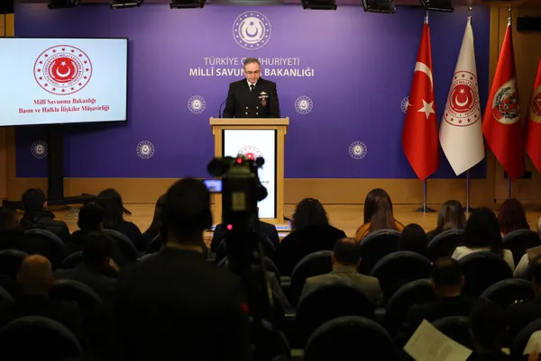 harekat-ve-operasyon-bolgelerinde-akilli-telefon-kullanimi-yasaklandi-2024-bedelli-askerlik-ucreti-ne-kadar-ol-1704968744058.jpg Harekat ve operasyon bölgelerinde akıllı telefon kullanımı yasaklandı! 2024 bedelli askerlik ücreti ne kadar oldu? - 6