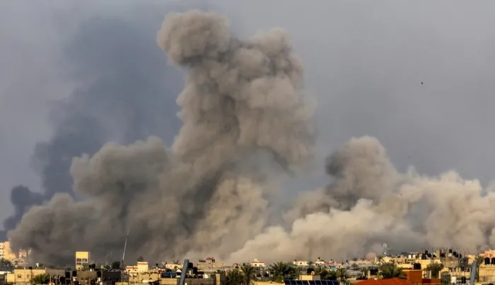 Siyonistler Gazze’de UNRWA’nın yardım dağıttığı binayı vurdu! Çok sayıda ölü var