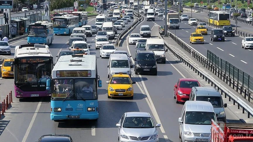 1 Mayıs'ta kapalı metro, metrobüs, tramvay durakları | Bugün hangi yollar trafiğe ne zaman açılacak? İşte güzergah bilgileri... 1