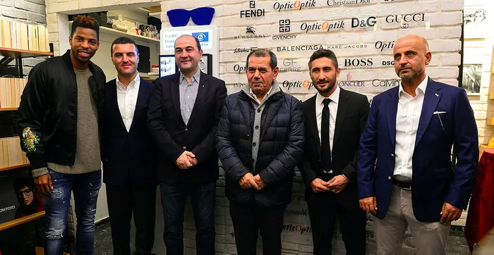 Galatasaray camiası Sabri'yi yalnız bırakmadı - 1
