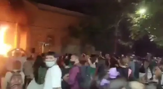Arjantin'de valilik binası ateşe verildi! - 2
