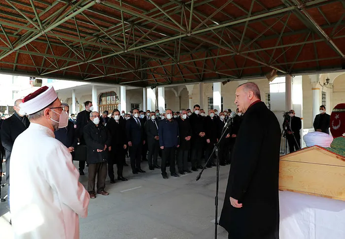 Son dakika: Elazığ'ın kanaat önderlerinden Abdullah Nazırlı hayatını kaybetti! Başkan Erdoğan cenaze namazına katılıyor - 1