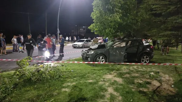 nigdede-feci-kaza-asiri-hiz-sonu-oldu-1657787585343.jpg Niğde’de feci kaza! Aşırı hız sonu oldu - 1