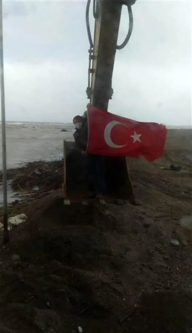 Antalya'yı fırtına yıktı geçti! Uçaklar inemedi, ağaçlar devrildi, araçlar mahsur kaldı