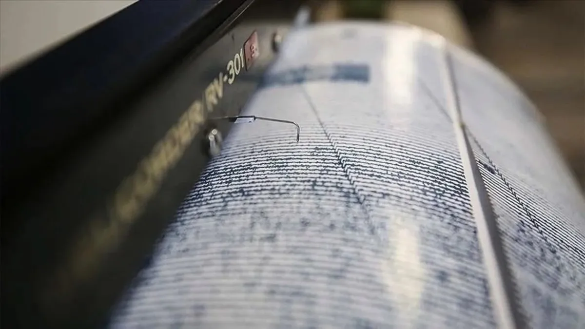 Japonya'nın batısında 6 4 ve 5 büyüklüğünde iki deprem meydana