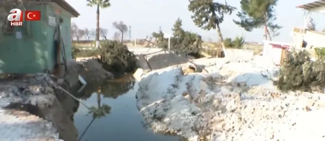 deprem-asi-nehrinin-yatagini-degistirdi-vatandas-konusamadi-muhabirimize-sarilip-agladi-1677309003114.jpg Deprem Asi Nehri’nin yatağını değiştirdi! Vatandaş konuşamadı muhabirimize sarılıp ağladı - 3