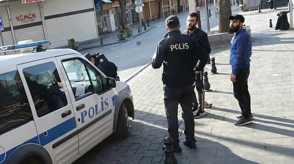 son-dakika-hafta-sonu-sokaga-cikma-yasagi-basladi-yasak-ne-zaman-sona-erecek-nereler-acik-olacak-kimler-muaf-olacak-1607095601361.jpg Son dakika: Hafta sonu sokağa çıkma yasağı başladı! Yasak ne zaman sona erecek? Nereler açık olacak? Kimler muaf olacak? - 7