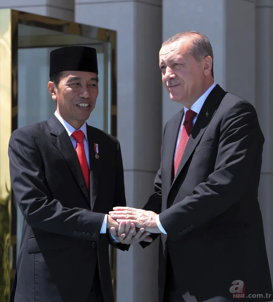 Erdoğan ve Widodo, Külliye'nin balkonunda özçekim yaptı 7