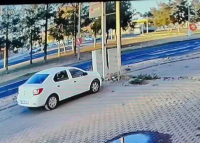 Freni boşalan tır dehşet saçtı: 3 yaralı
