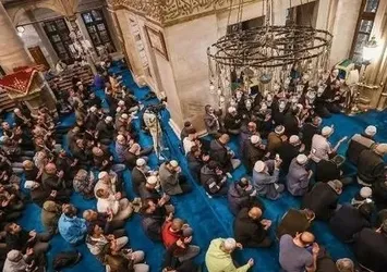 Diyanet İşleri Başkanı Ali Erbaş duyurdu: Yarın cuma namazı sonrası tüm camilerde Filistin için dua edilecek