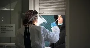 Türk doktor inceledi: Hasta negatife dönse bile...