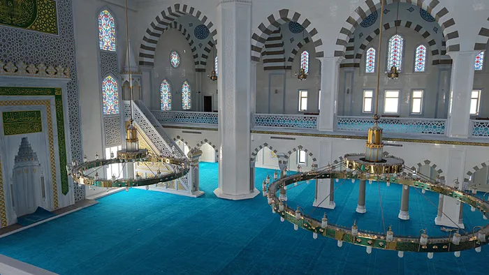 Doğu Karadeniz'in en büyük camisi açılış için gün sayıyor