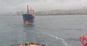 Kartal’da sürüklenen gemi kurtarıldı!