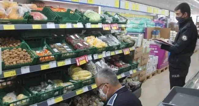 Son dakika: Ticaret Bakanlığı duyurdu: 81 ilde yapılan fahiş fiyat denetiminde 375 firmaya ceza kesildi