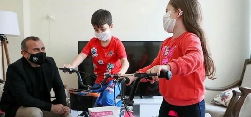 Devletin şefkat eli yetimleri güldürdü! Duygulandıran görüntüler