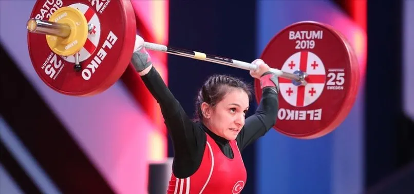 Son dakika: Milli halterci Şaziye Erdoğan Tayland'da altın madalya kazandı