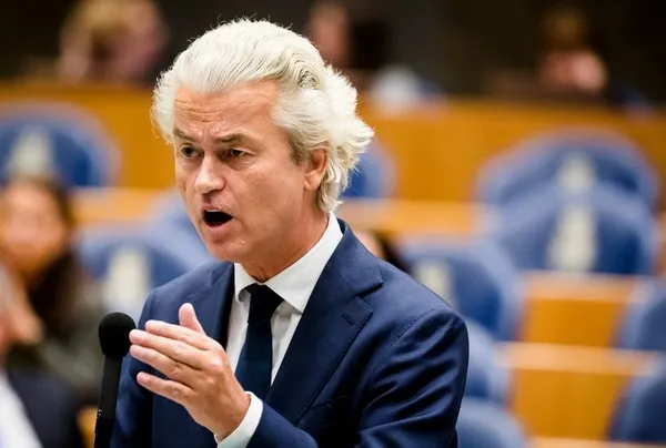 AK Parti Sözcüsü Ömer Çelik’ten Hollandalı siyasetçi Geert Wilders’a sert tepki! İnsanlık düşmanı çirkin bir faşistsin!