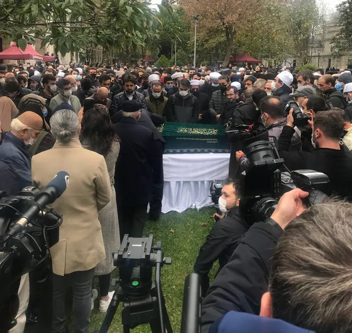 Son dakika: Sezai Karakoç'a veda! "Diriliş şairi" son yolculuğuna uğurlandı - 2