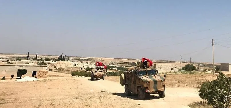 TÃ¼rk SilahlÄ± Kuvvetleri (TSK) ve ABD ordusu, MÃ¼nbiÃ§ yol haritasÄ± Ã§erÃ§evesinde ilÃ§ede ortak devriye faaliyetine baÅladÄ±. Milli Savunma BakanÄ± Hulusi Akar konuya iliÅkin yaptÄ±ÄÄ± aÃ§Ä±klamada 'TÃ¼rk ve ABD askerlerinin ortak devriyesi 15.53'te baÅladÄ±' dedi. ile ilgili gÃ¶rsel sonucu