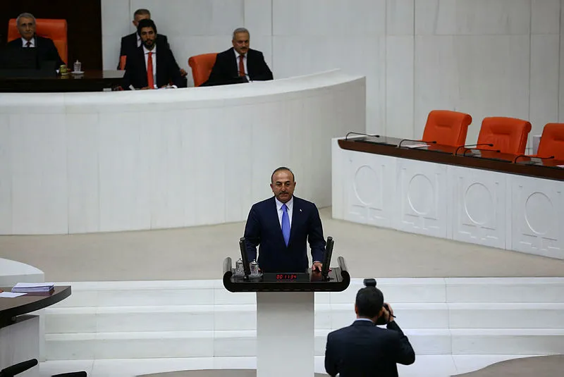 Yeni bakanlar Meclis'te yemin etti