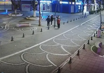 Kırklareli'de vatandaş için konulan dezenfektanın çalınma anı kameraya yansıdı