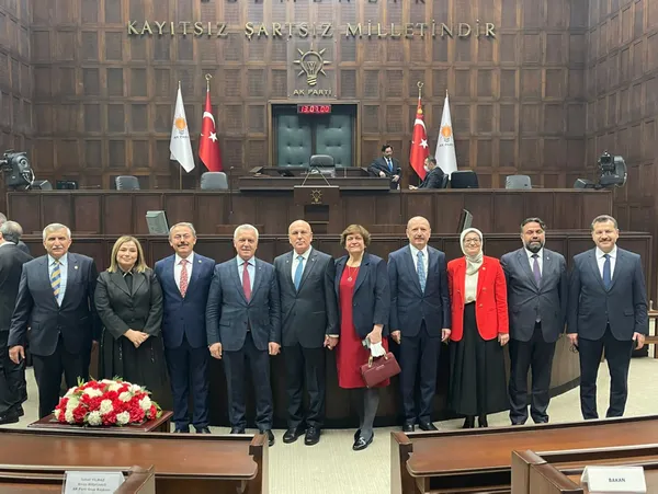 Son dakika: İYİ Parti’den istifa eden Balıkesir Milletvekili İsmail Ok AK Parti’ye katıldı! Rozetini Başkan Erdoğan taktı