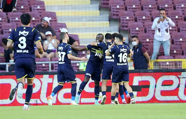 Fenerbahçe Olympiakos şifresiz izle! UEFA Avrupa Ligi Exxen FB Olympiakos canlı izleme yolları!