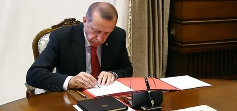 Son dakika: Komutanlar Adnan Özbal ve Hasan Küçükakyüz'ün görev süreleri uzatıldı