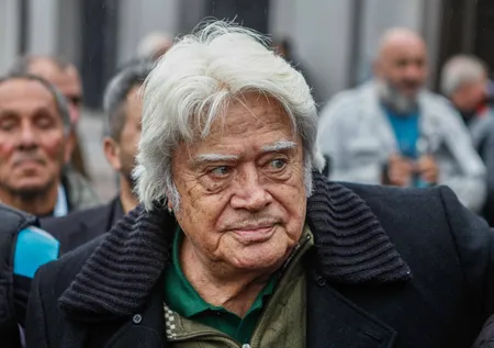 Cüneyt Arkın’ın ailesinde miras kavgası! Çocukları karşı karşıya geldi