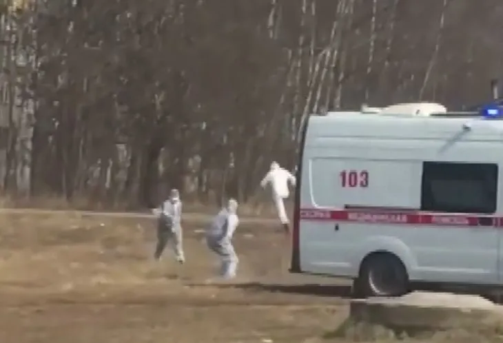 Hastanede şoke eden olay! Koronavirüslü hasta kaçtı sağlık çalışanları kovaladı