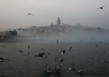 İstanbul'da deniz ve hava ulaşımına sis engeli