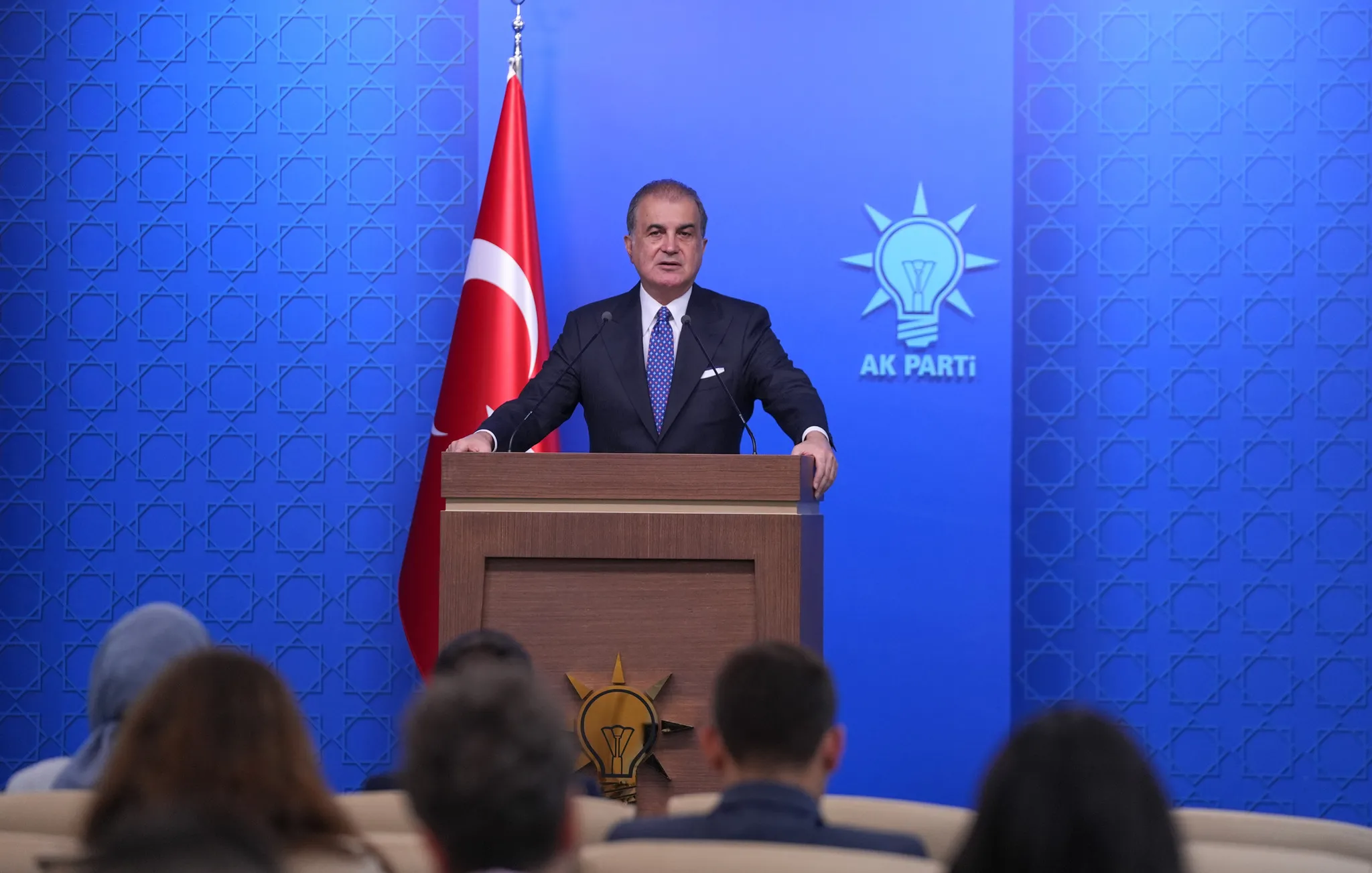 Ömer Çelik, Riyad ve Abha havalimanlarına yönelik saldırıları terör eylemi olarak nitelendirerek Türkiye'nin tavrını açıkladı