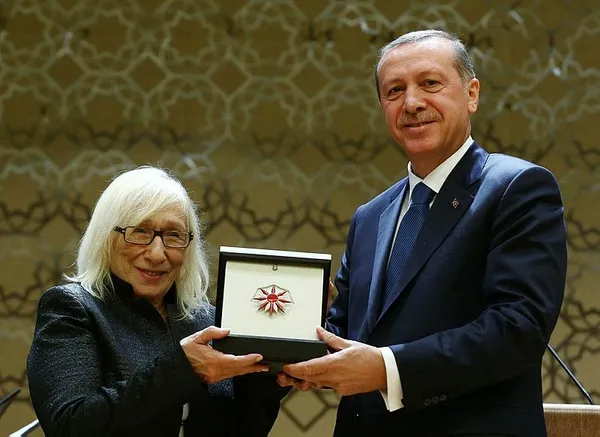 Alev Alatlı kimdir? Yazar Alev Alatlı kaç yaşındaydı? Türk düşünce hayatının bilge isminden acı haber | Bakan Yusuf Tekin A Haber'de anlattı - 4
