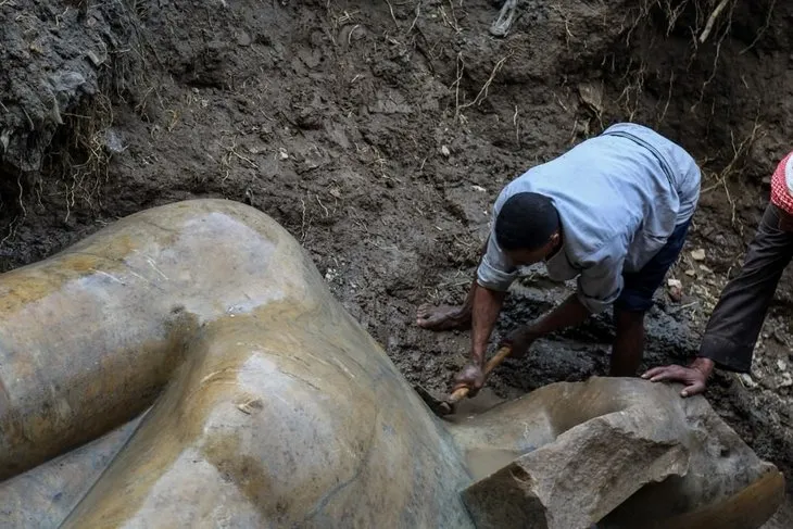 Mısır’da 3 bin 300 yıllık heykeller bulundu