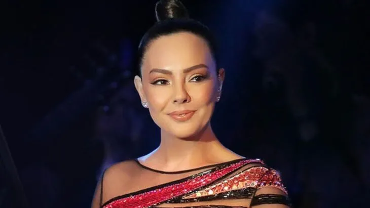 Ebru Gündeş’in yıllar önceki fotoğrafları ortaya çıktı! Ebru Gündeş’in estetiksiz hali olay oldu