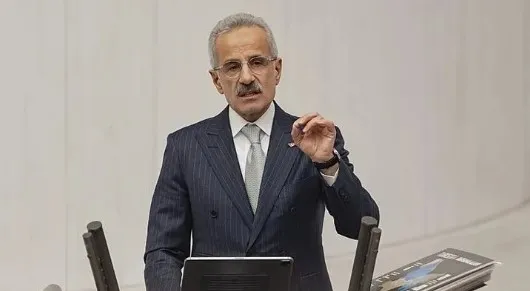16-yas-altina-sosyal-medya-yasagi-mi-geliyor-bakan-uraloglundan-flas-aciklama-1733957262699.jpg 16 yaş altına sosyal medya yasağı mı geliyor? Bakan Uraloğlu'ndan flaş açıklama - 3
