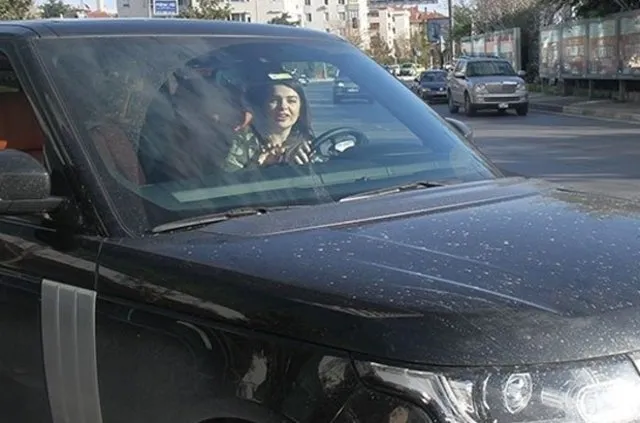 Diriliş Osman dizisinin yıldızı Burak Özçivit’in arabasının plakası dikkat çekti