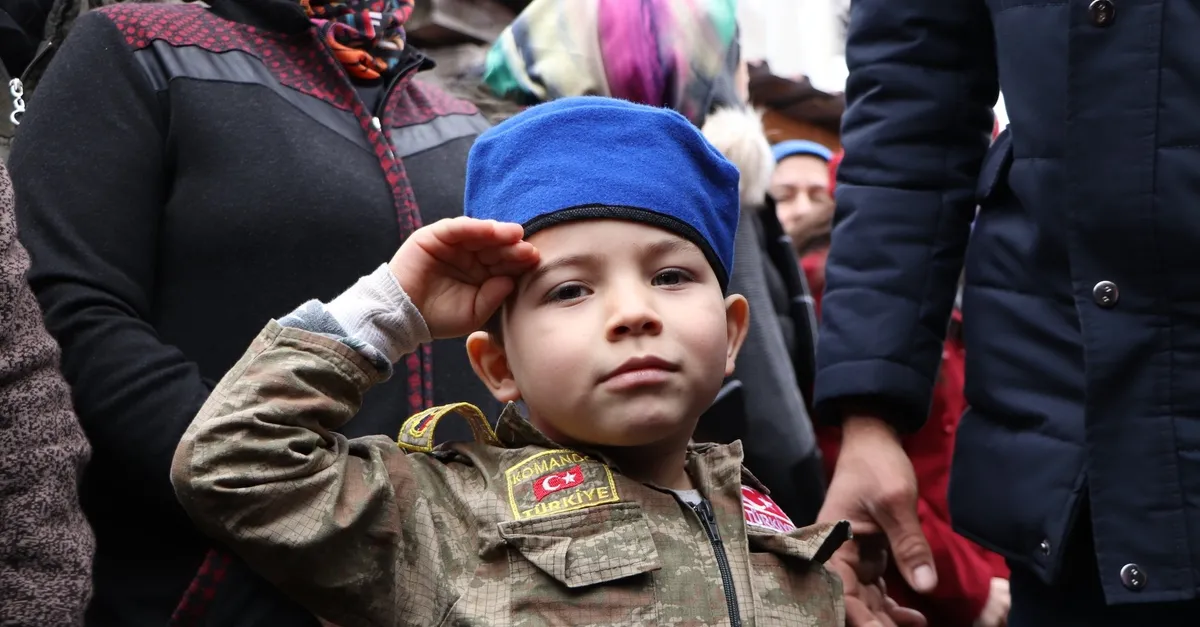 Son dakika: İdlib şehidi Piyade Uzman Onbaşı Eyüp Gülaştı son yolculuğuna uğurlandı! Şehidin 4 yaşındaki yeğeninden duygulandıran sözler...