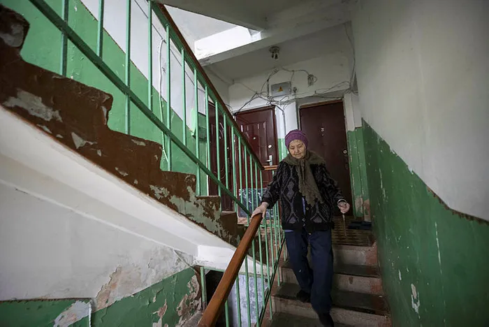 rusya-ukrayna-savasinda-multeci-bilmecesi-romanya-500-bin-ukraynali-multeci-alabiliriz-1645553199778.jpg Rusya-Ukrayna savaşında mülteci bilmecesi! Romanya: 500 bin Ukraynalı mülteci alabiliriz - 2