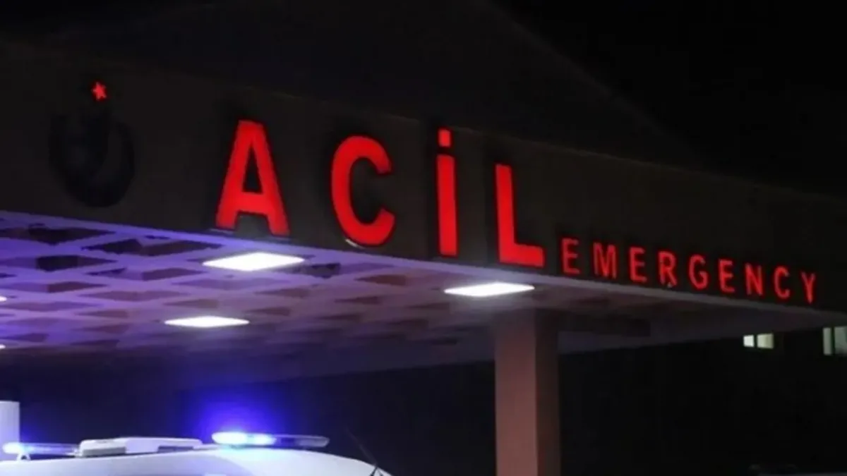 İzmir'de traktör tarlada şarampole devrildi: 1 ölü