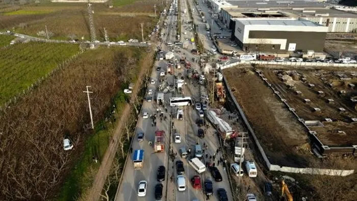 Bursa’daki 4 kişinin hayatını kaybettiği katliam gibi kazada şoförün ifadesi ortaya çıktı: Kazaya engel olamadım, üzgünüm - 2