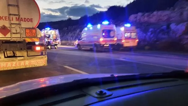 Mersin'de kamyon ve otomobil çarpıştı! 5 kişi hayatını kaybetti - 3